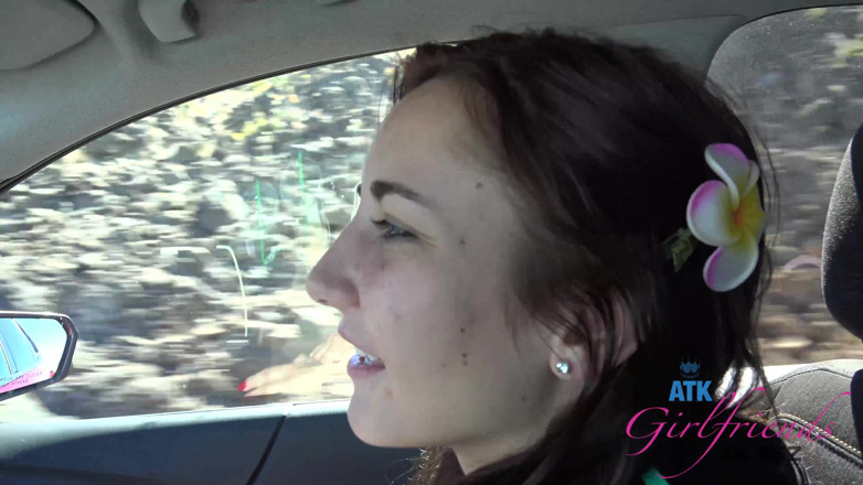 ATK Fans (Girlfriends): Vous sortez pour explorer, mais tout ce que Jade veut...