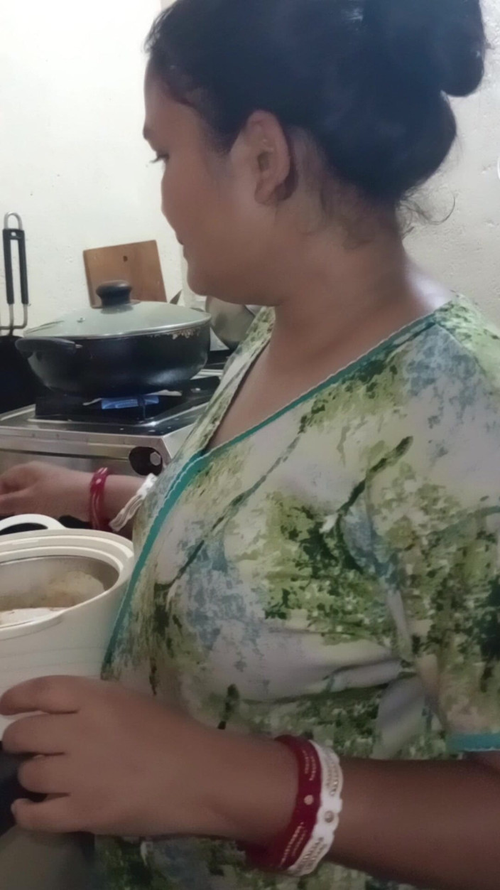 Mridulmadhu: Husband Wife Full Deshi Sexy Video in Hindi