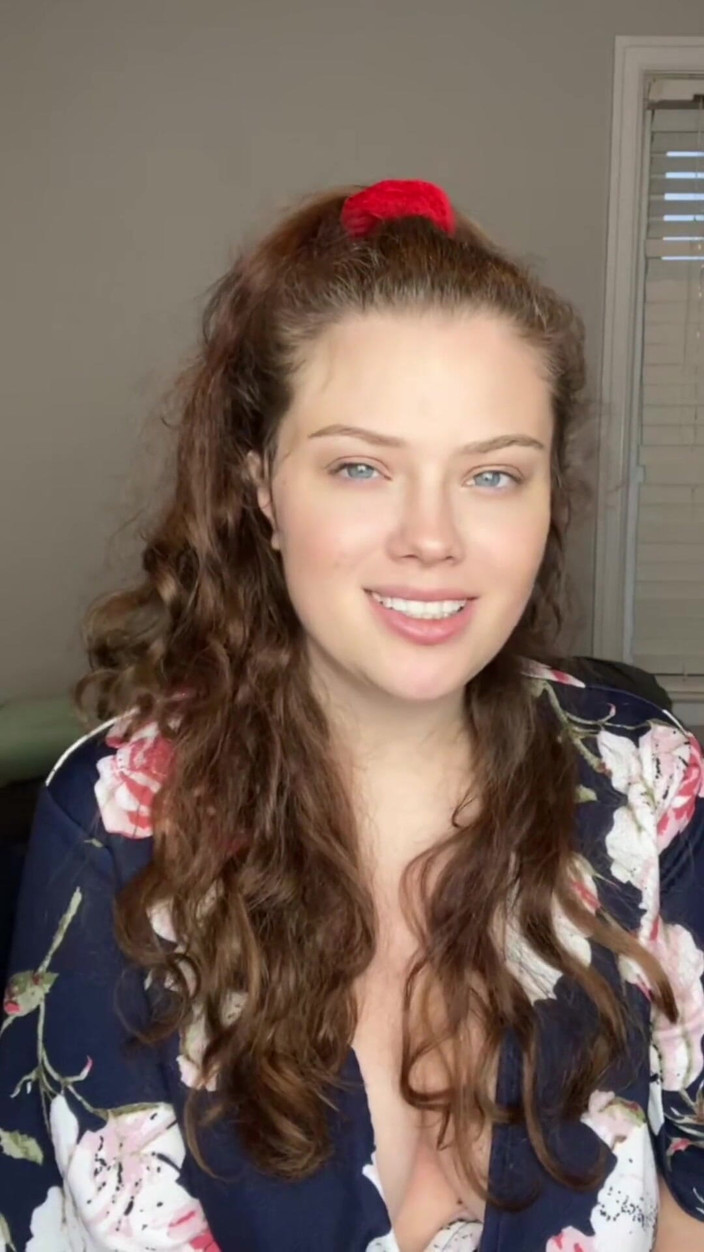 Dirtysecret: Stiefmutter POV: Vergleiche Den Riesigen Schwanz Deines Vaters Mit Deinem