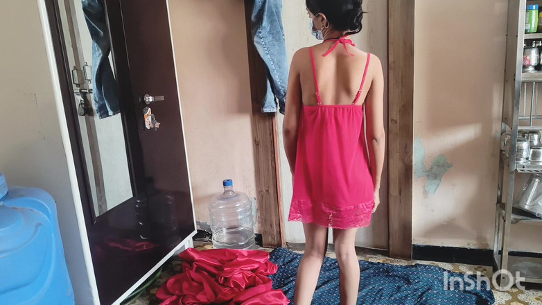Desishycouple: Shivani tratando de bikini primera vez