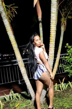 Leyne Rodriguez: Co budeš dělat, když mě najdeš takhle na ulici??