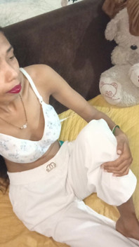 Desi Bhabhi Is Sucking the Penis and Enjoying It Too