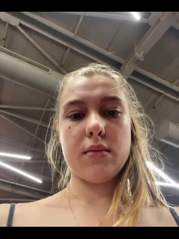 JuiceLussie: Workout with Masturbate in Public