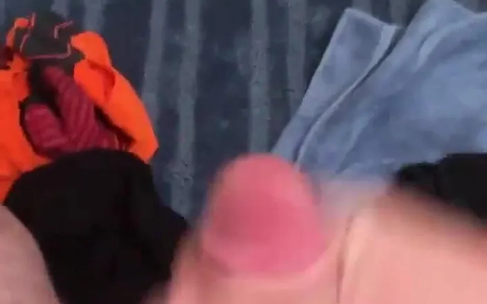 Gavin Russell: Cumming Like a Fountain