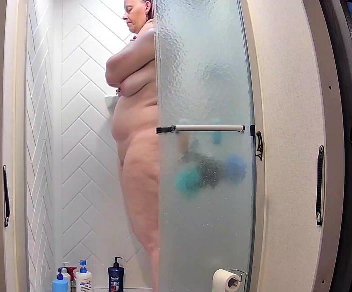 KittieNoOne: Pipe sous la douche