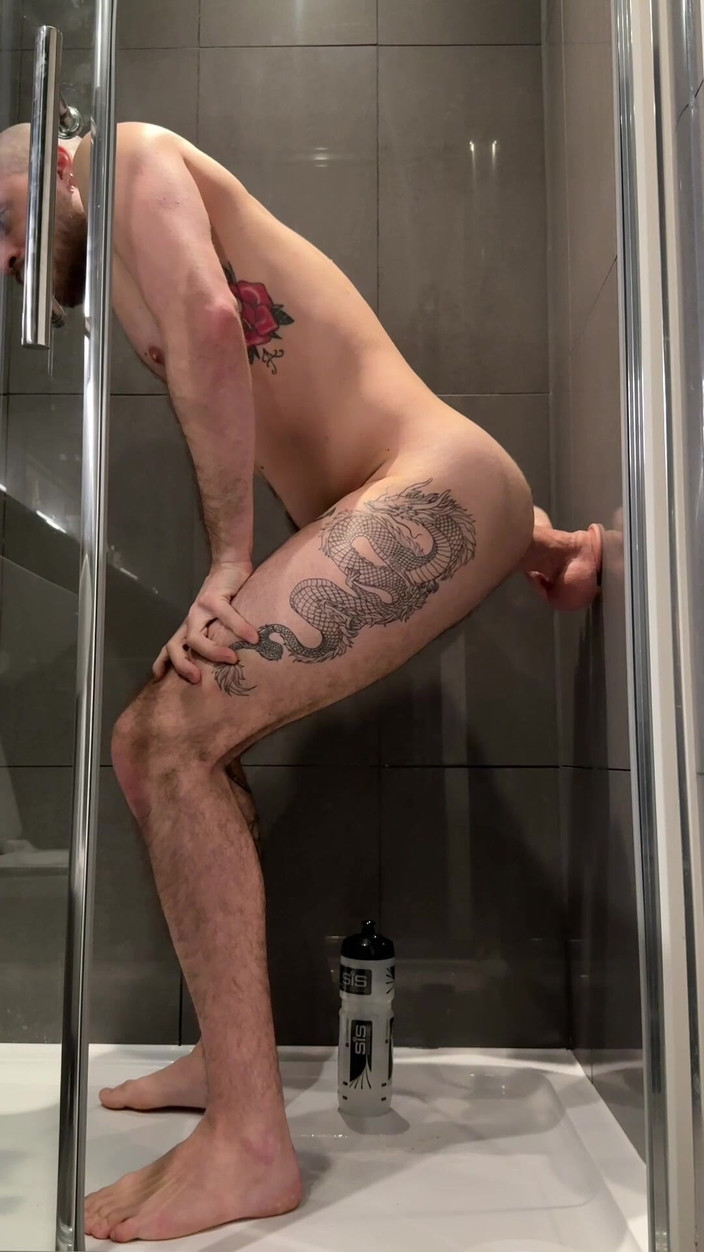 davidedpxxx: Fund blocat flămând se joacă cu un vibrator monstru imens...