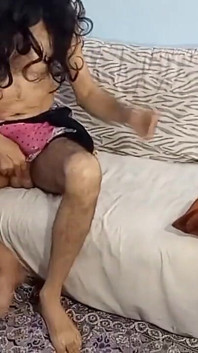 Sardar tarafından tesettürlü Arap Müslüman genç evli kadının sert anal sikişi hintçe sesli xxx anal