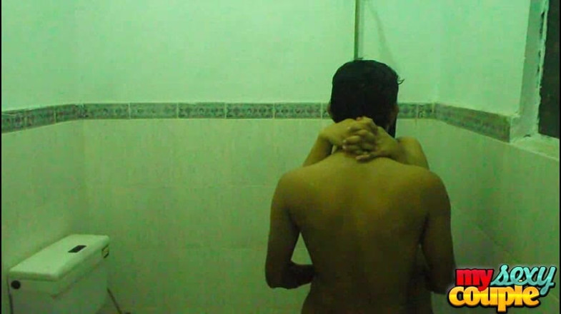 Desi Couple Sunny & Sonia: Desi Couple Making Love While Taking Early Morning Shower