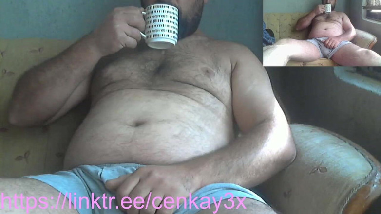 CenkAy: Mužský medvěd táta byl živě