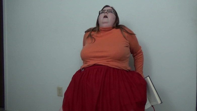 Miss Evanna: Velma liest und reitet