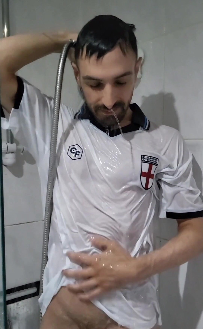 Twotwinkhusbands: Brytyjski chłopak piłki nożnej Rowan nasiąknięty