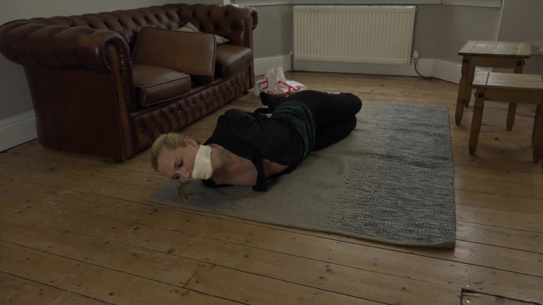 Restricting Ropes: Ariel Anderssen - otroctví