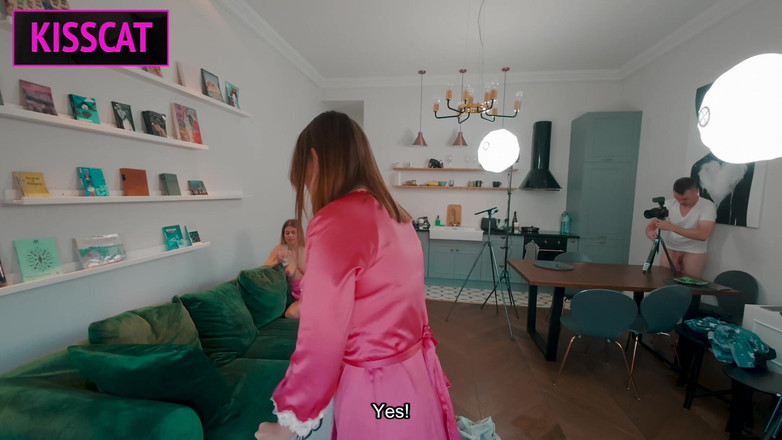 KissCat: S6e2 Bts Pt1: Zlata Shine Ketibaan, Pilih Pakaian dan Hallway...