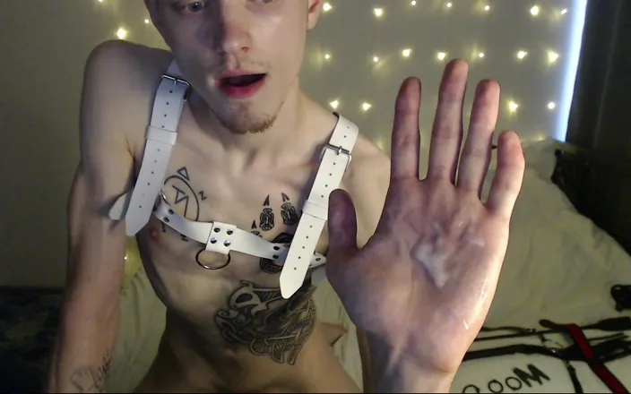 endo_wolf: Endo Show Hole Spank Ass and Suck Dildo