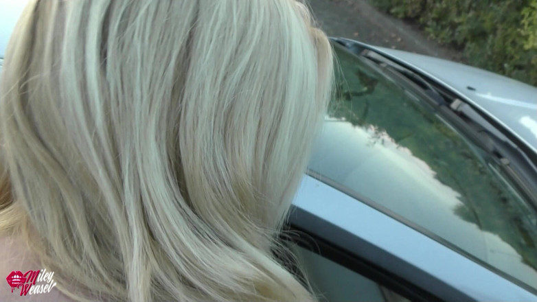 Miley Weasel: Публичный ублюдок... Возбуждённая блондинка трахнулась!!