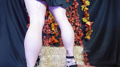 Deanna deadly: Muskularne łydki w czystych halloweenowych skarpetkach nietoperza