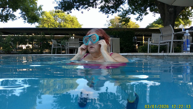 BBW nurse Vicki adventures with friends: Som Under Water Fun with You Sexy Big Beauty Nurse...