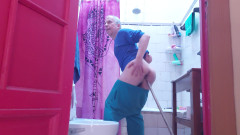 Dildo Man and Cross Hard Sex: Hraní se sušičkou na podlaze v zadku