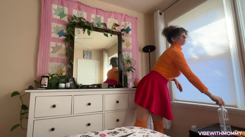 VibeWithMommy: Best Friend's Mom Doesn't