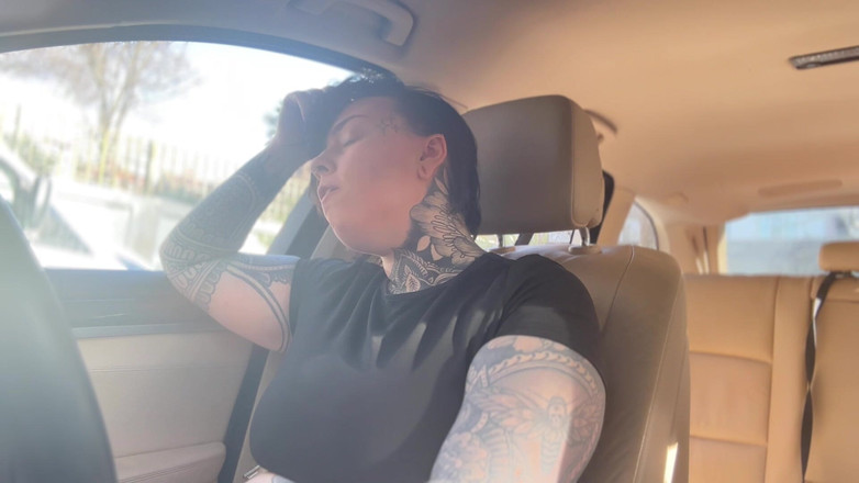 Miss Valentina: Dirigindo descalça