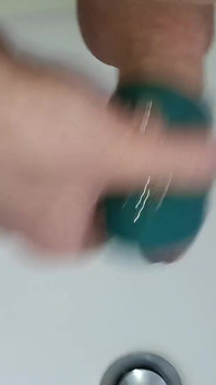 I Cum in My Friends Bathroom Sink with Gush - 24.04.2024