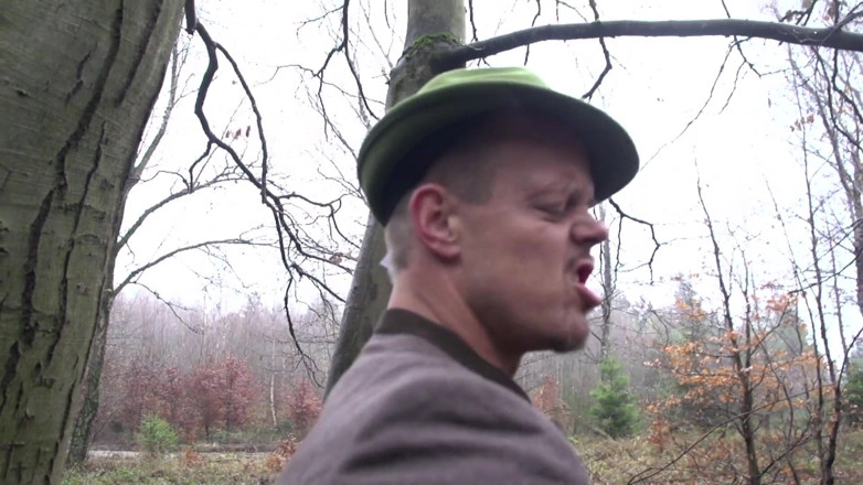 Real Porn Amateur: Sexy milf wird im wald gefickt, nachdem sie von einem...