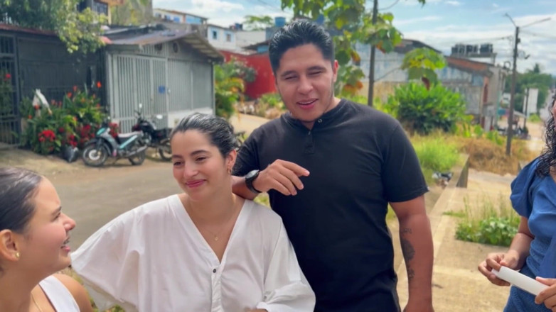 MeGanSxx: 3 Latinas Calientes Tienen Sexo Con Desconocidos.