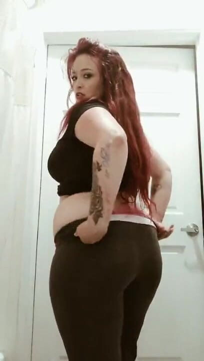Red Hot Randii: Fetish perut awek montel
