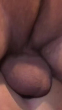 Olgun adam ve sarışın orta yaşlı seksi kadın amcık yalıyor