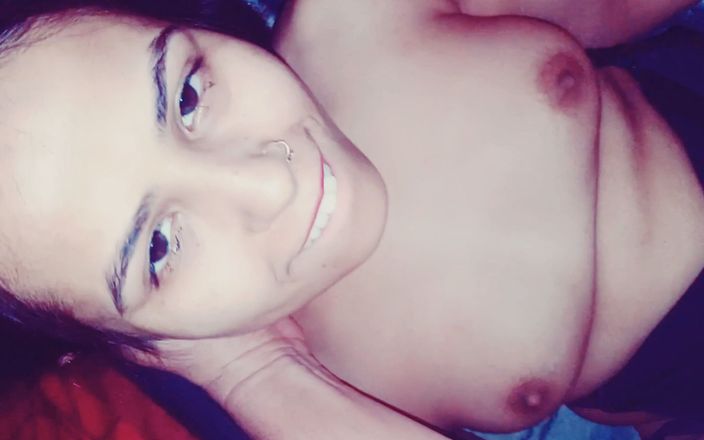 Hot Sis: Збуджена Латіка сьогодні ввечері насолоджується жорстким сексом
