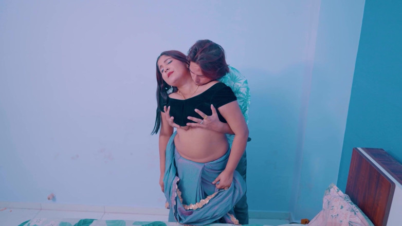 Mr Entertainer: Desi Bhabhi Seduce by Her Devar in Her Private Room...