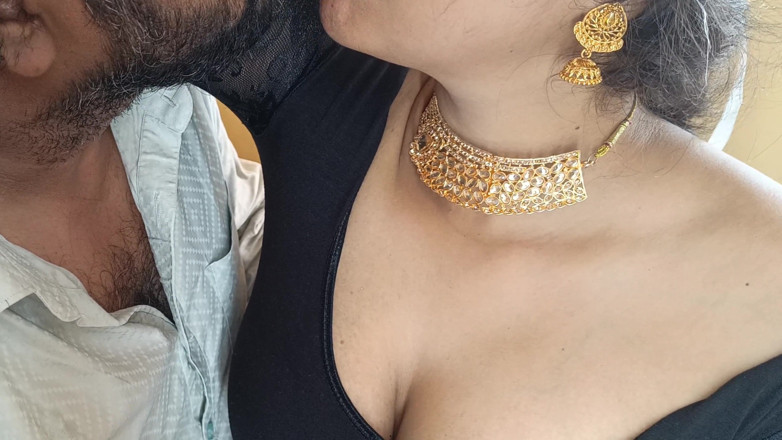 Pushpa porn: Quente e fofa, profundo beijo labial