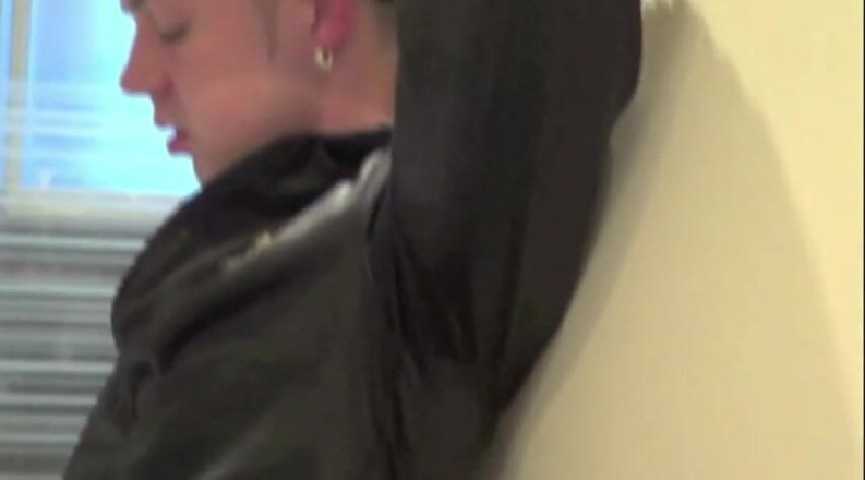 Sneaker gay: Straight Arab scally boy fuck a gay in jogging