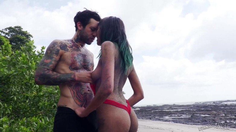 Burning Angel: BurningAngel - Janice Griffith เย็ดกับ Small Hands ระหว่างพักร้อน