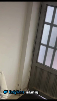 La segretaria arrapata scopa la guardia di sicurezza.