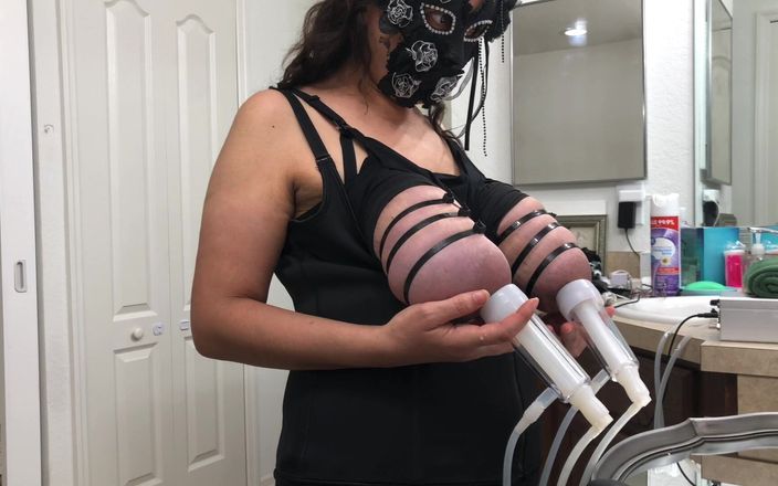 VeeVee Vixen: Hucow Milking on the Goat Milker Cam 3