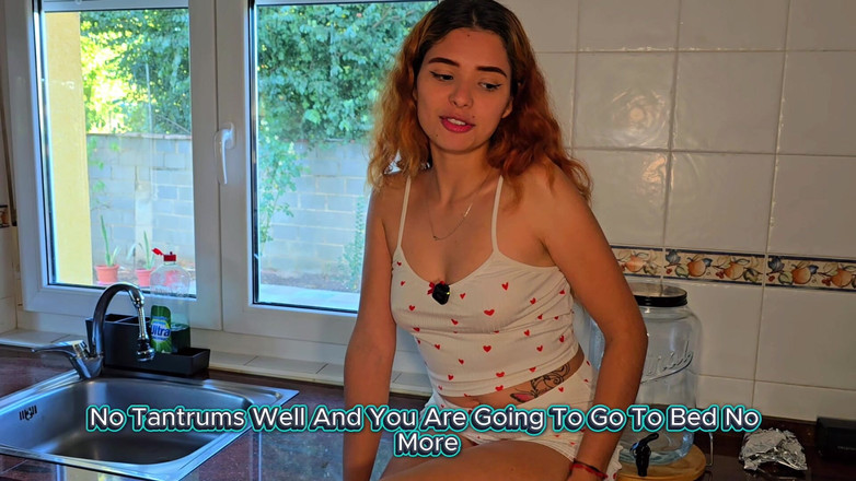 Labestiaylabella: Mon ami m’a fait un footjob. Grosse éjaculation sur ses pieds....