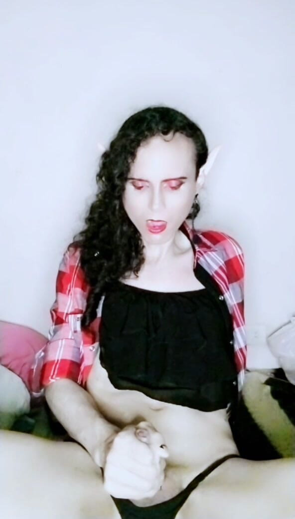 Arthemisa-halliwell: वैम्पायरिक स्ट्रॉ