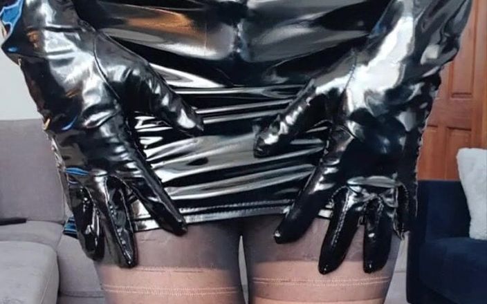Jessica XD: Jessicaxd - guanti attillati in gonna in PVC