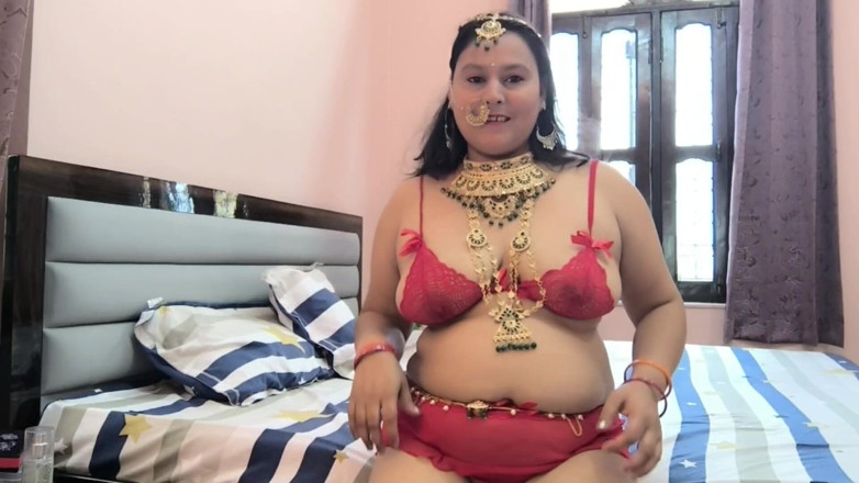 Desi chudai hub: Beautiful Indian Babe Sucking Dick Sex on Jumping Bed