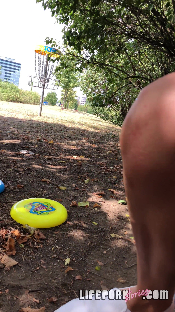 Life Porn Stories: Life porno stories 7 - teil 6 frisbee führt zu nassem und schmutzigem...