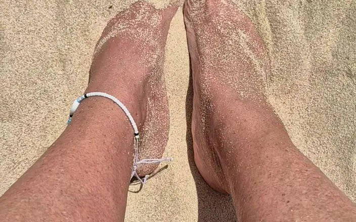 Uk Joolz: Feet in the Sand!