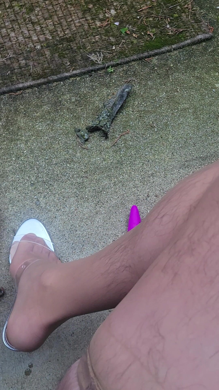 Feet Lover: Cumming on My Pretty Nylon Feet