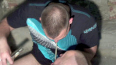 Sneaker gay: Dominatrice sneaker in bacrkoom