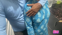 Sammy Sins: Stiefvater verführt seine stieftochter unter dem Vorwand, ihr ein geschenk...