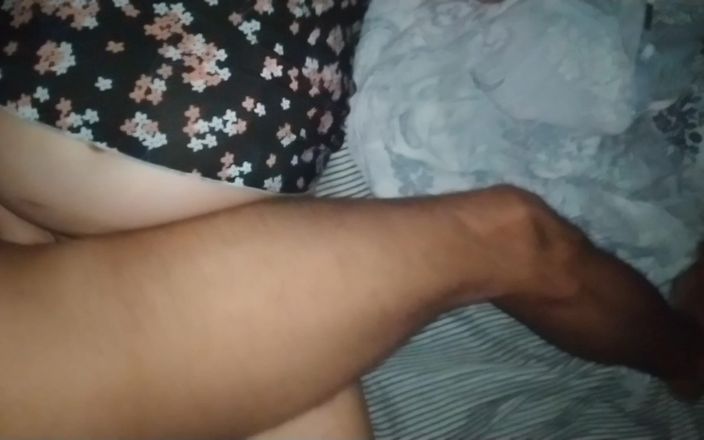 Lily & Theo: Memek berbulu cewek gemuk ini dientot habis-habisan sama suaminya