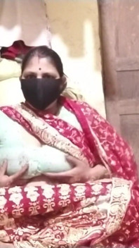 Hot Bhabh Fingering Pussy Nude Boobs Press