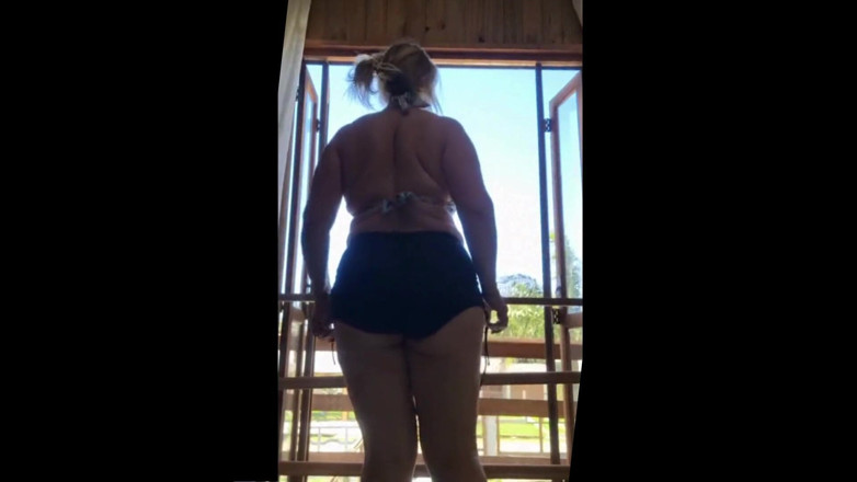 Priscila: Ibu tiri saya menunjuk-nunjuk kepada jiran!!