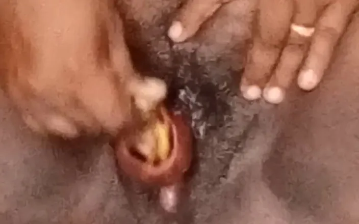 Bedroom: BBW Lady Bedroom Finger Massage Performance Videos