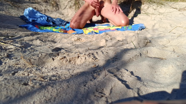 Ole63: Masturbation on the Beach